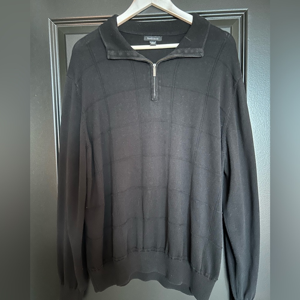 Two Van Heusen Black & Beige Half-Zip Sweater’s size XL